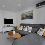 Sky Apartment *